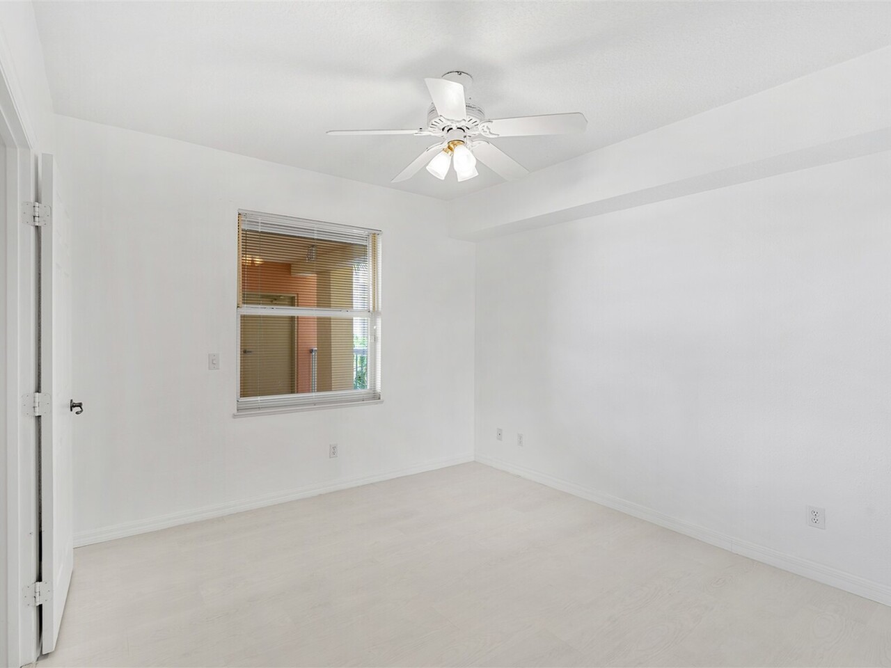 104 Riverside Dr. #402