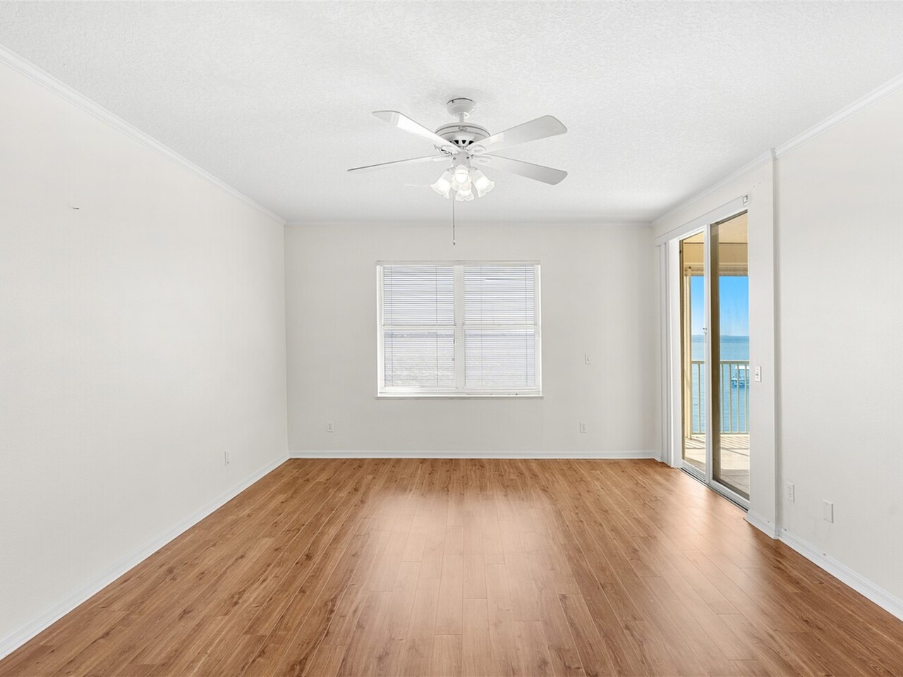 104 Riverside Dr. #402