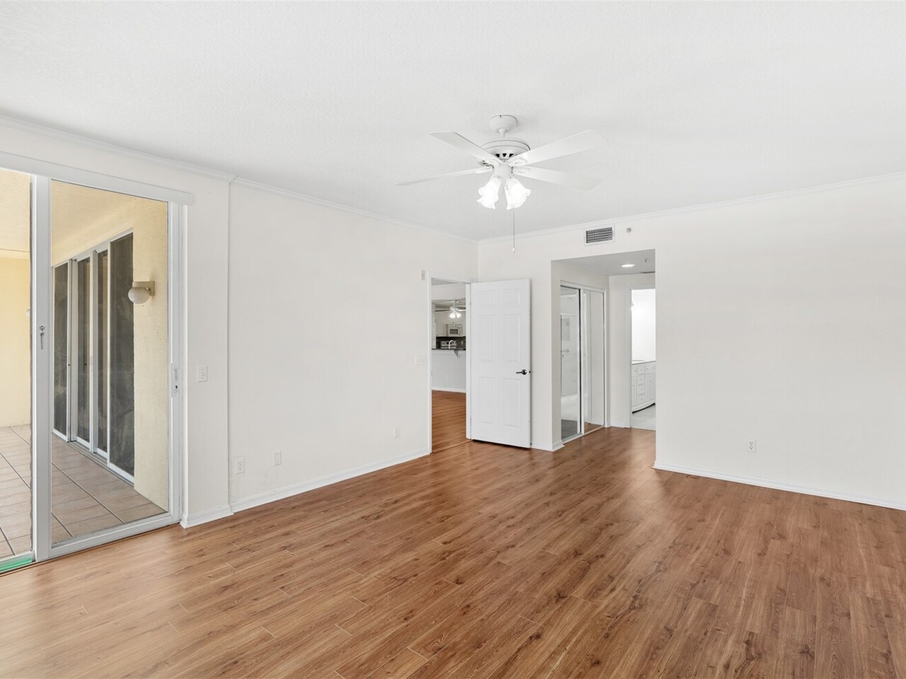 104 Riverside Dr. #402