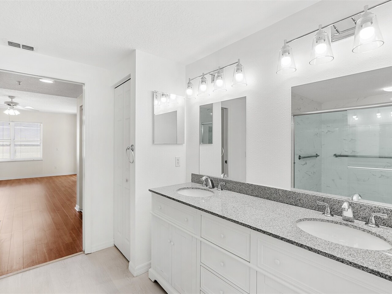 104 Riverside Dr. #402