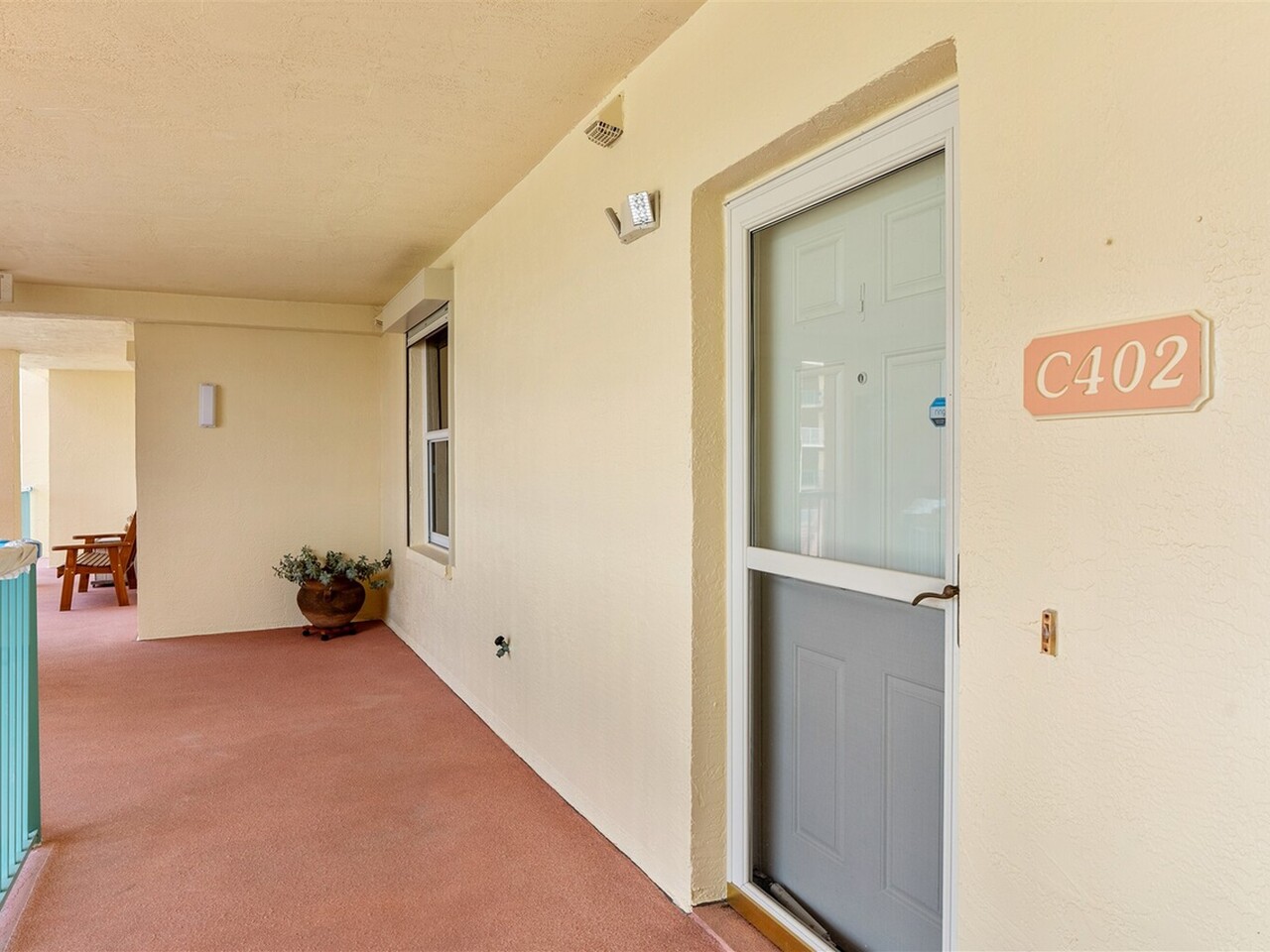 104 Riverside Dr. #402