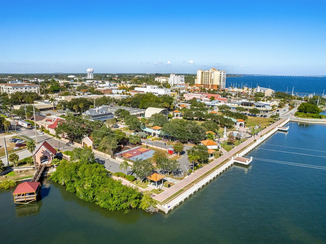 104 Riverside Dr. #402