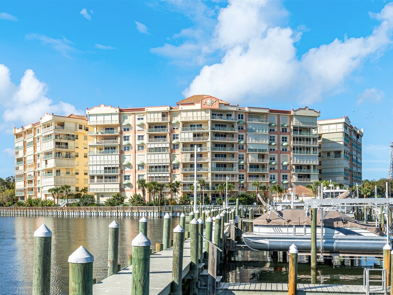 104 Riverside Dr. #402