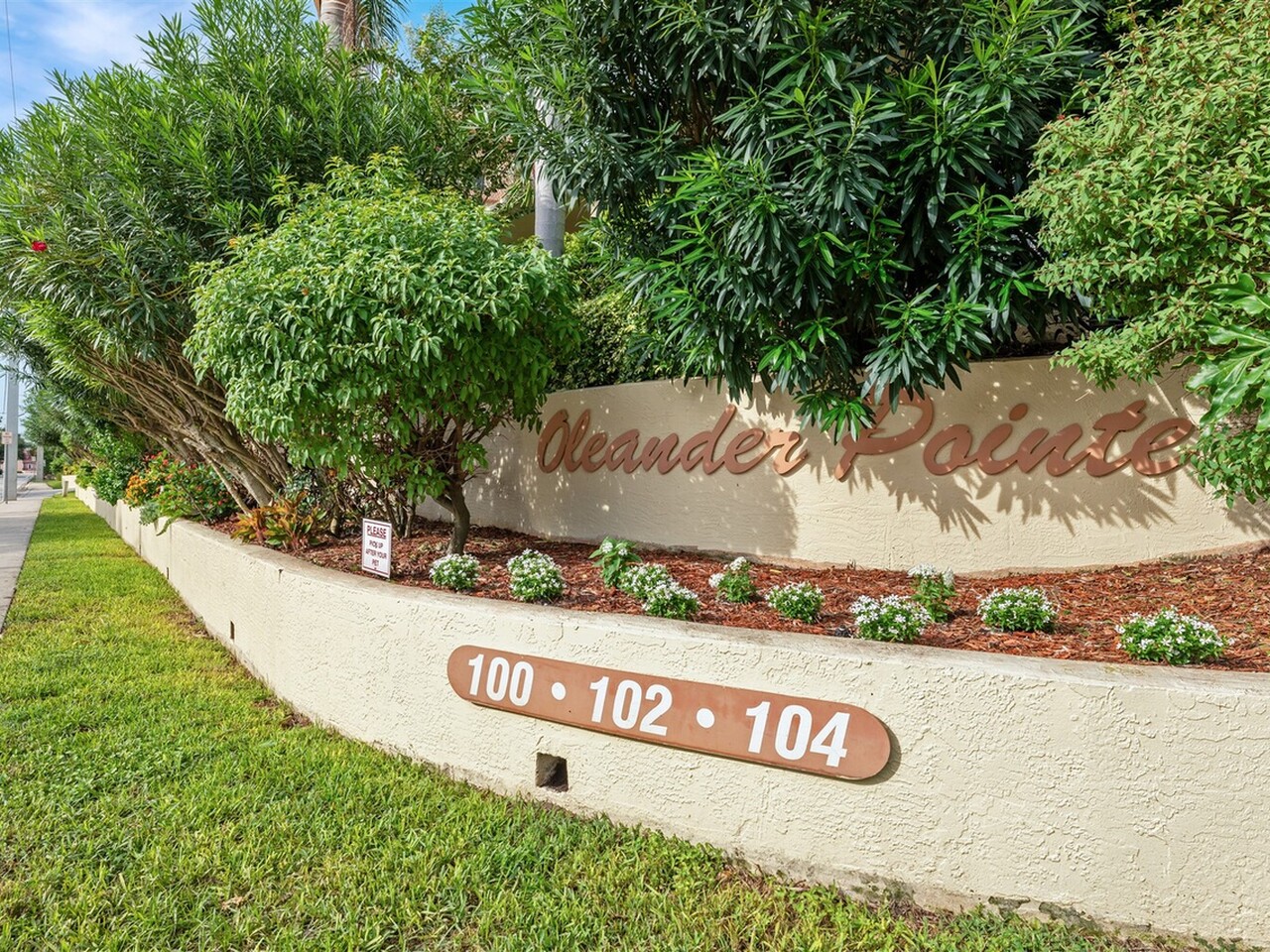 104 Riverside Dr. #402