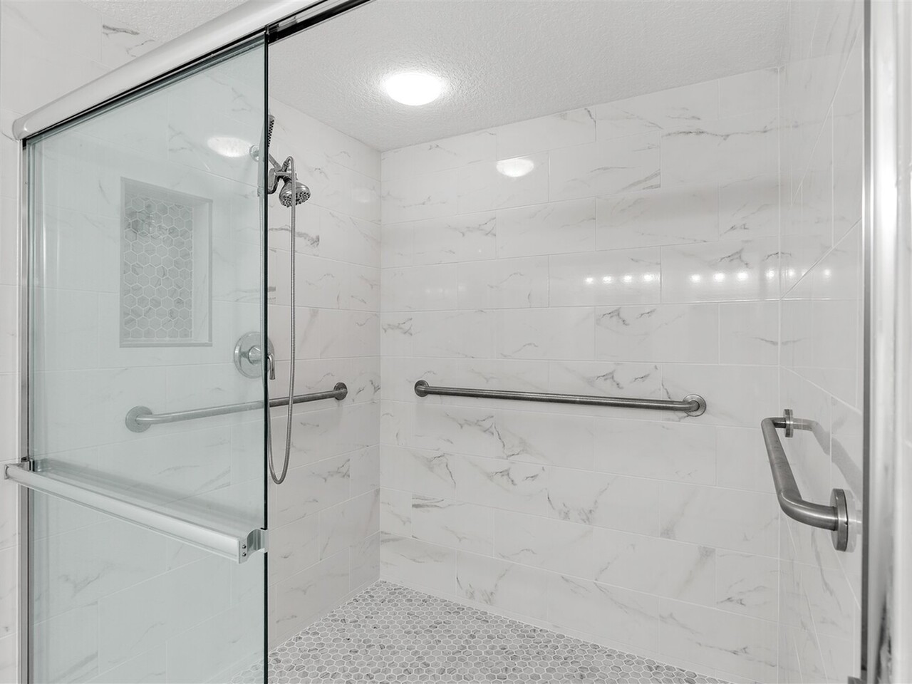 104 Riverside Dr. #402