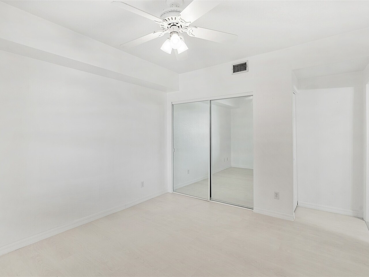 104 Riverside Dr. #402