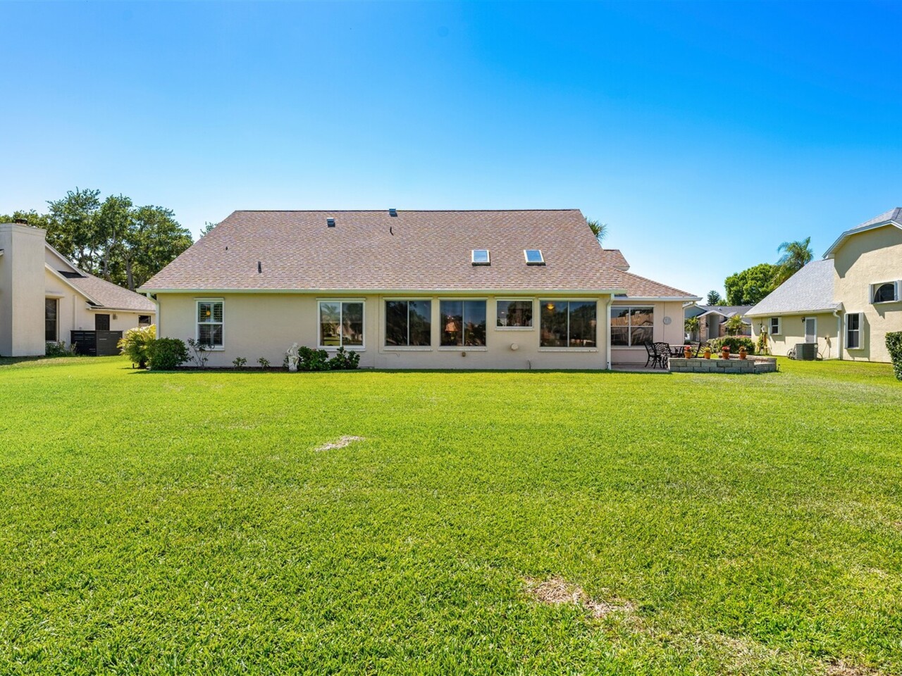 1072 Spanish Wells Drive
