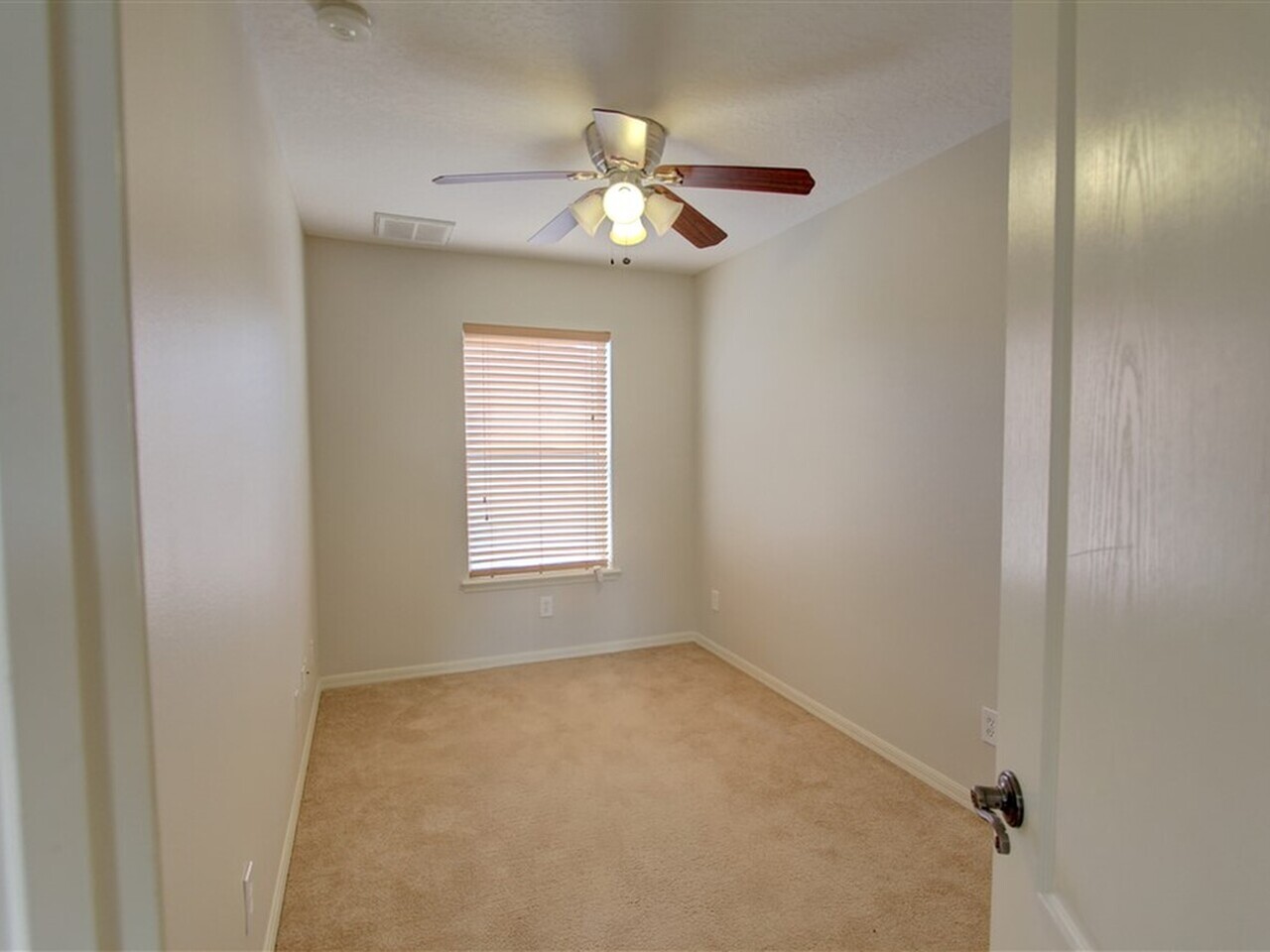 1185 Dromin Lane