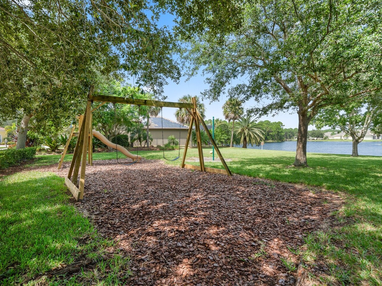 1185 Dromin Lane