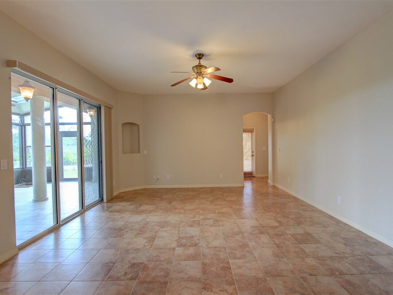 1185 Dromin Lane