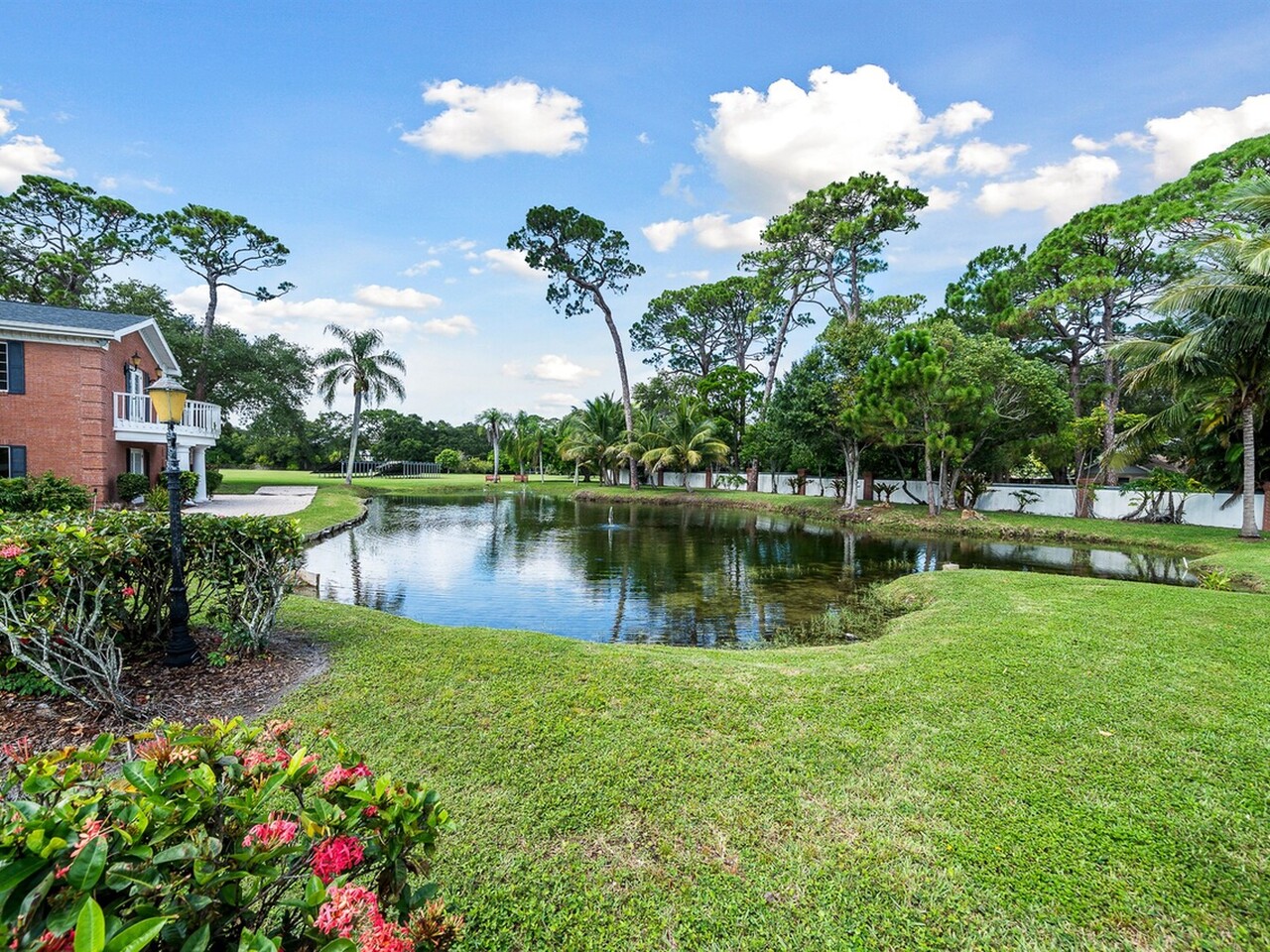 2195 S Courtenay Parkway