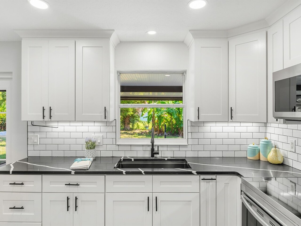 3288 Elizabeth Street