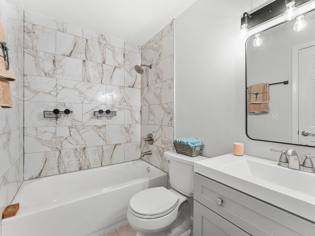 3288 Elizabeth Street