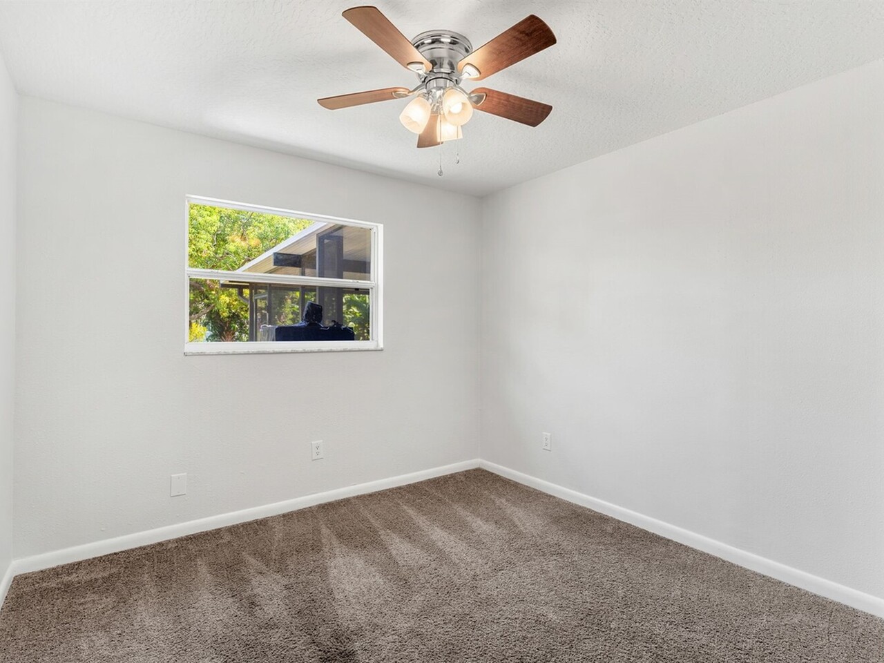 3288 Elizabeth Street