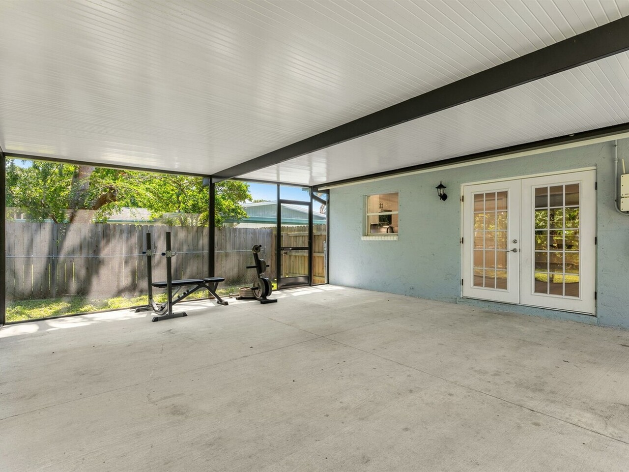 3288 Elizabeth Street