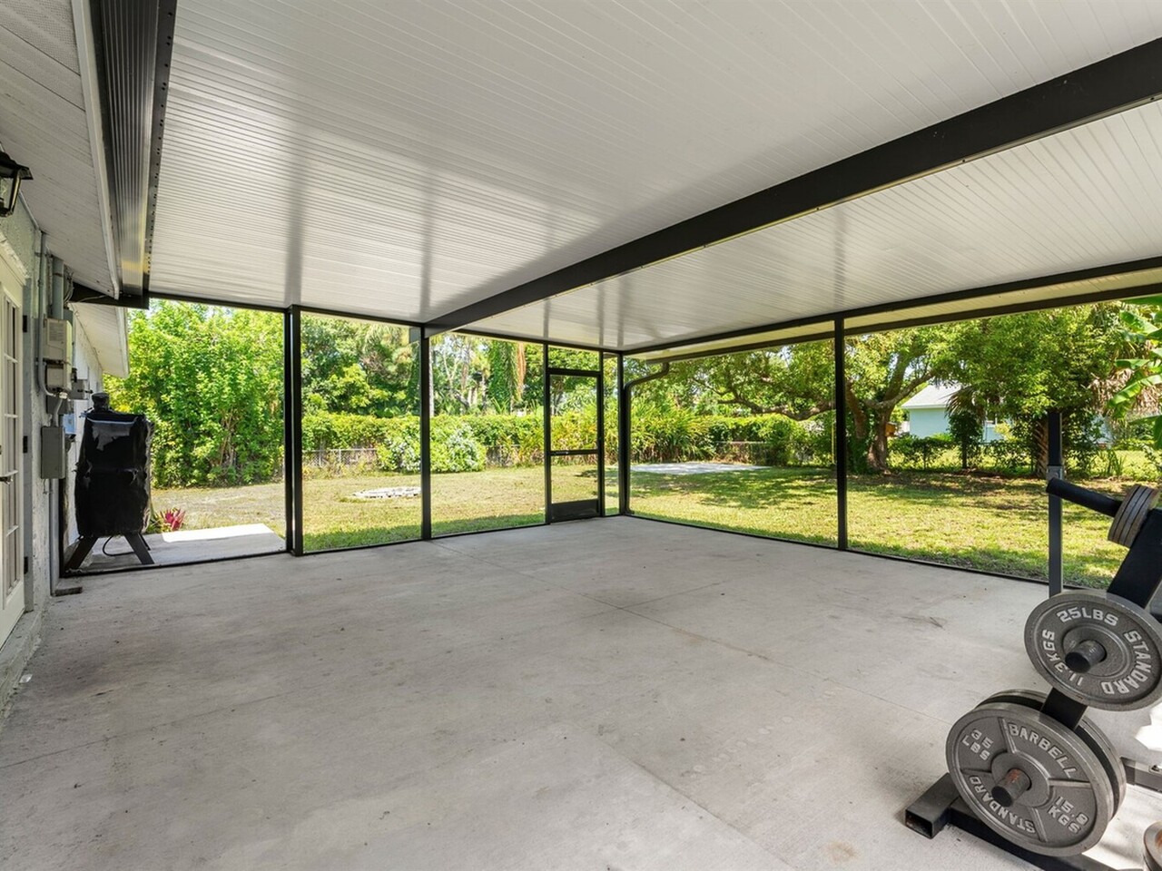 3288 Elizabeth Street