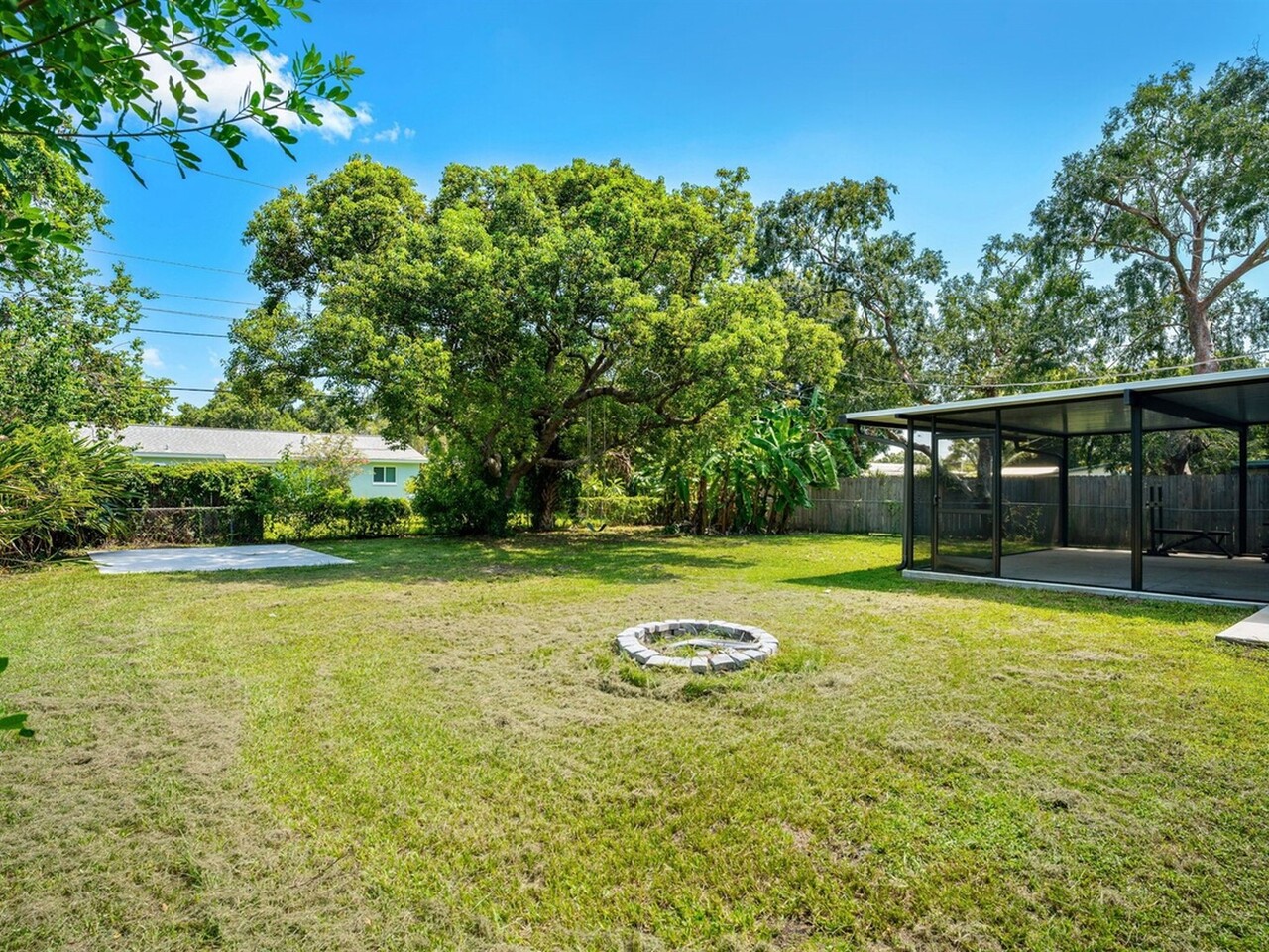 3288 Elizabeth Street