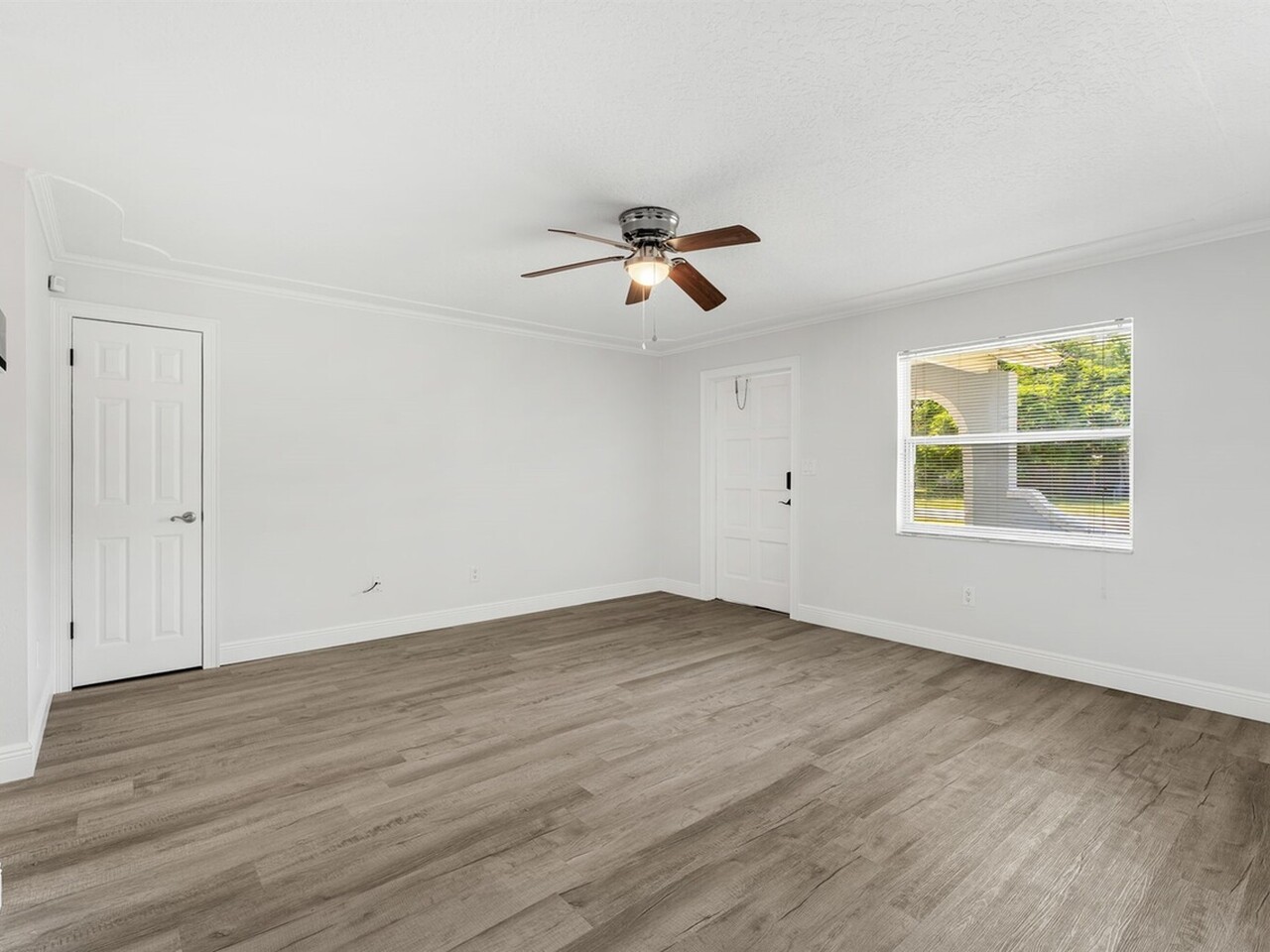 3288 Elizabeth Street