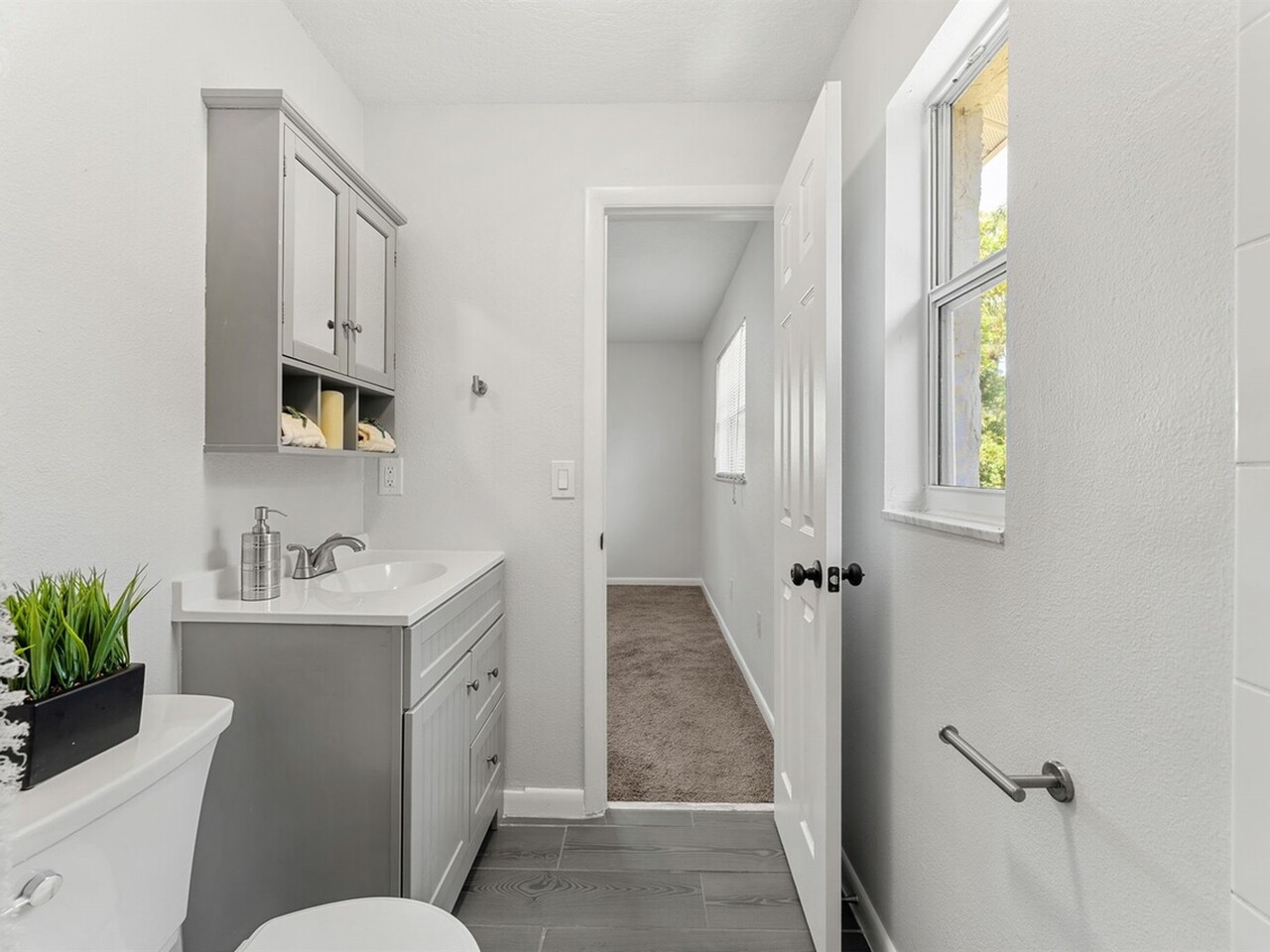 3288 Elizabeth Street