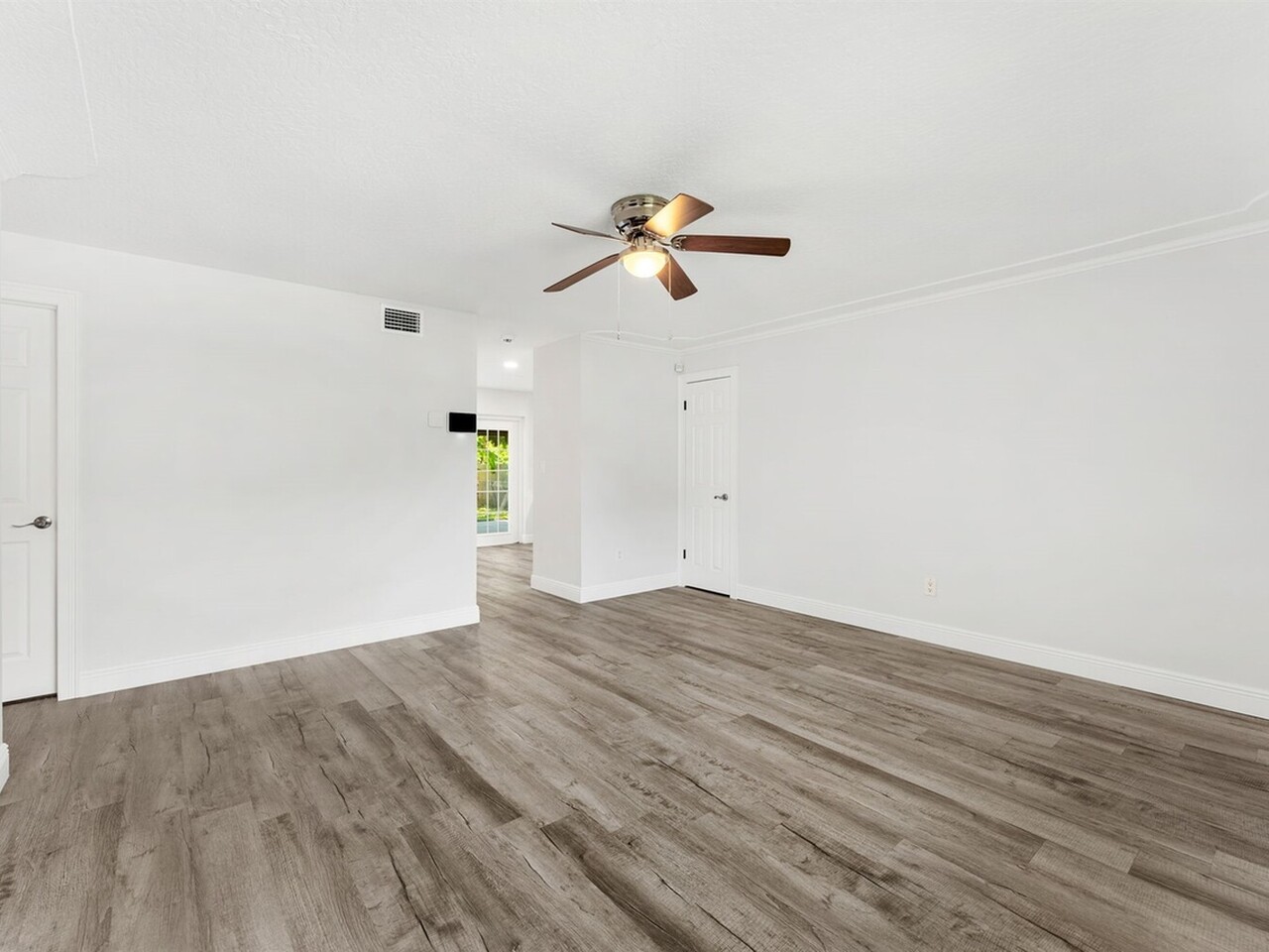 3288 Elizabeth Street