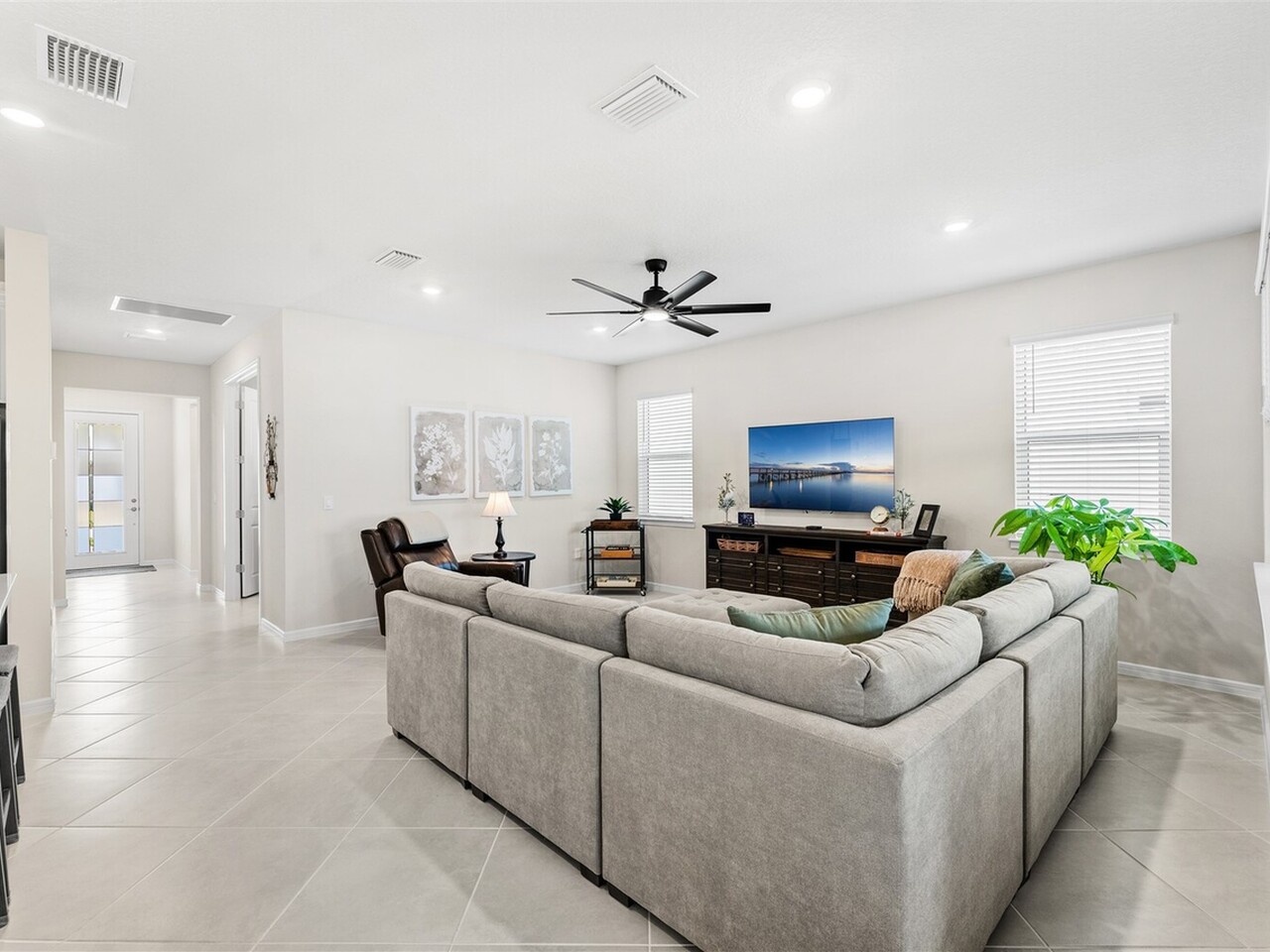 3582 Coastline Lane