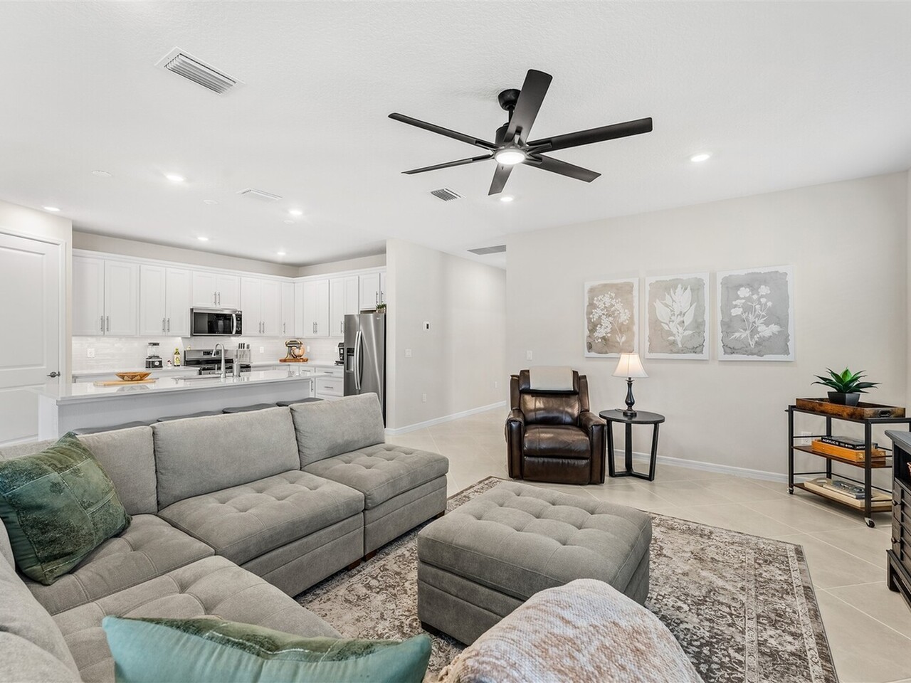 3582 Coastline Lane
