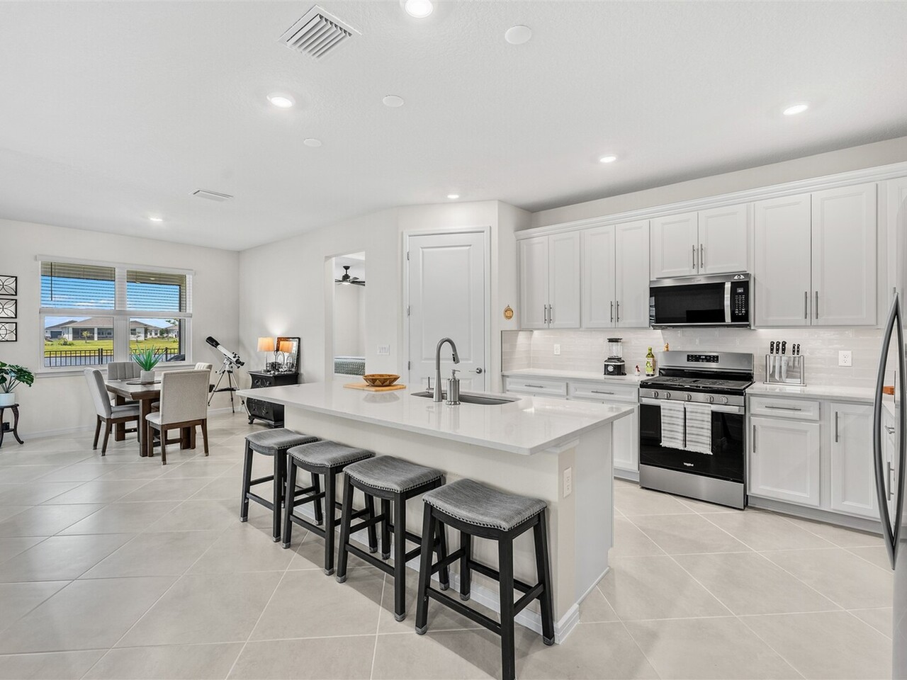3582 Coastline Lane