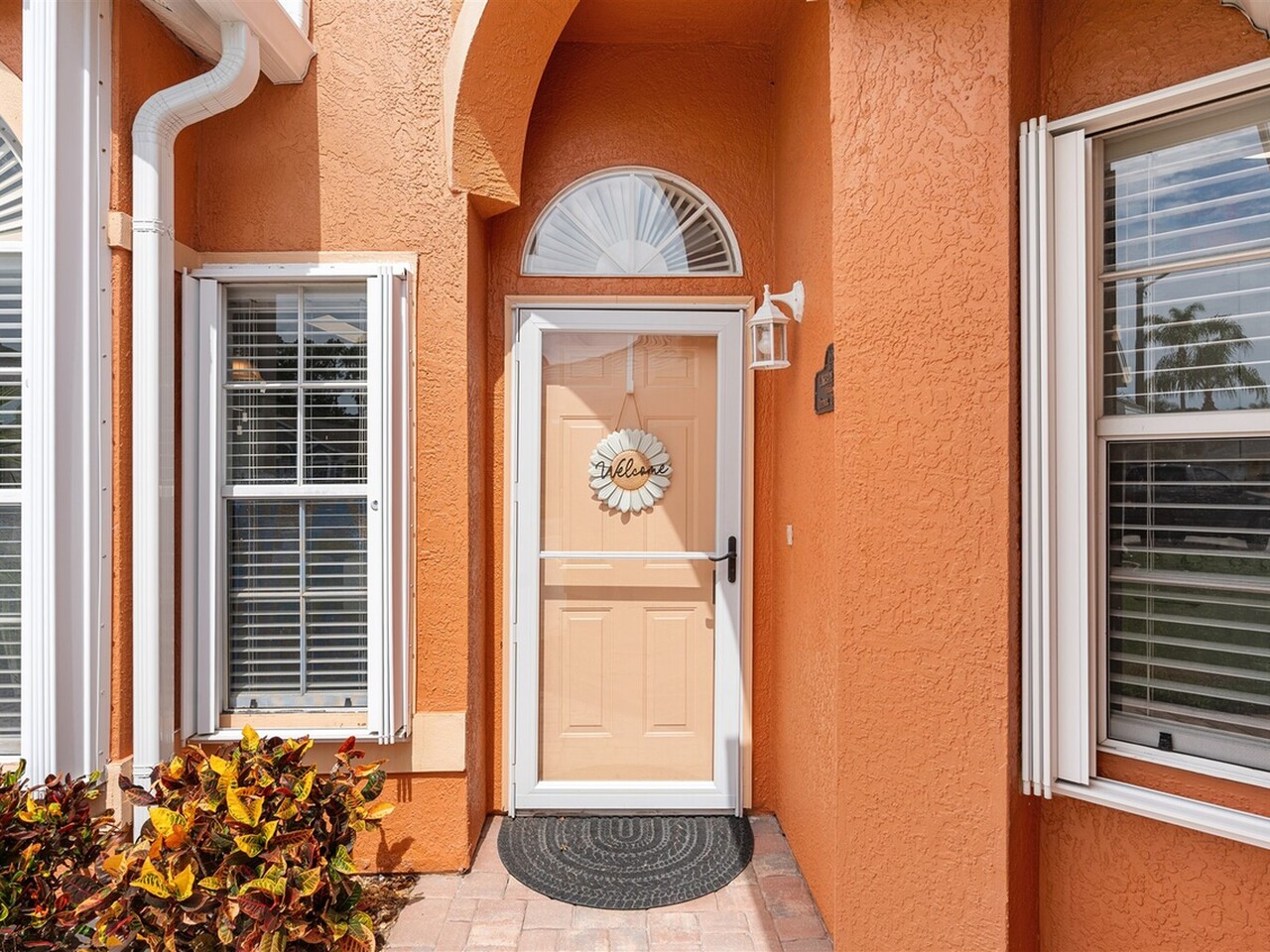 3963 Saint Armens Circle