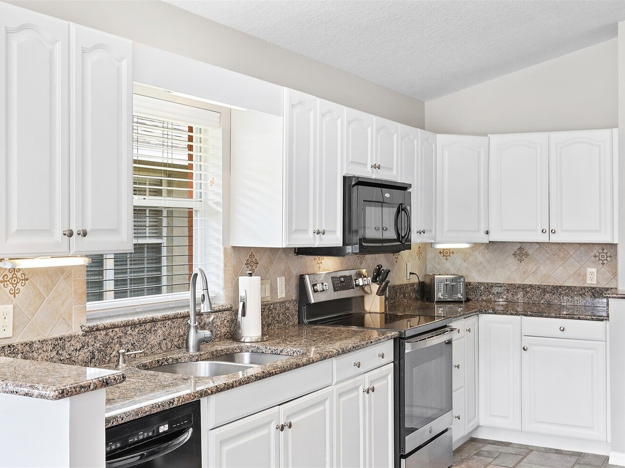 3963 Saint Armens Circle