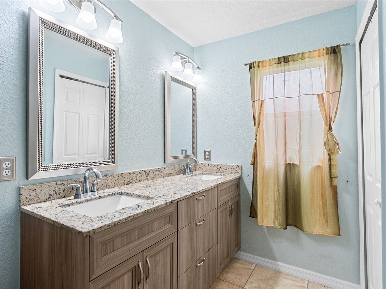 474 Cremona Avenue NW