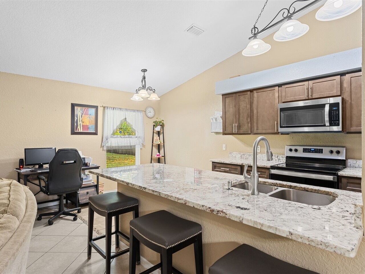 474 Cremona Avenue NW