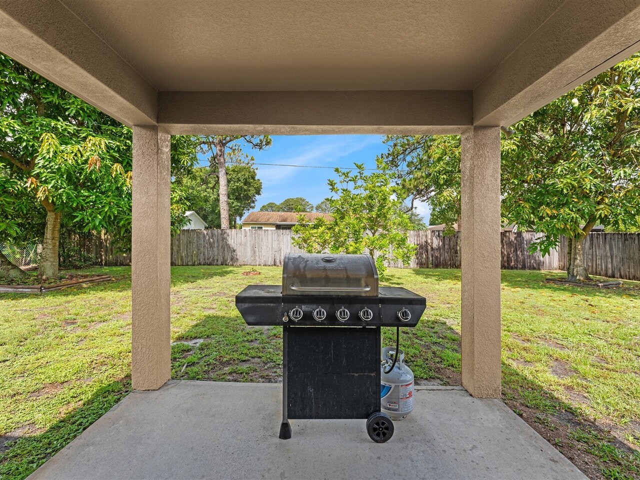 474 Cremona Avenue NW