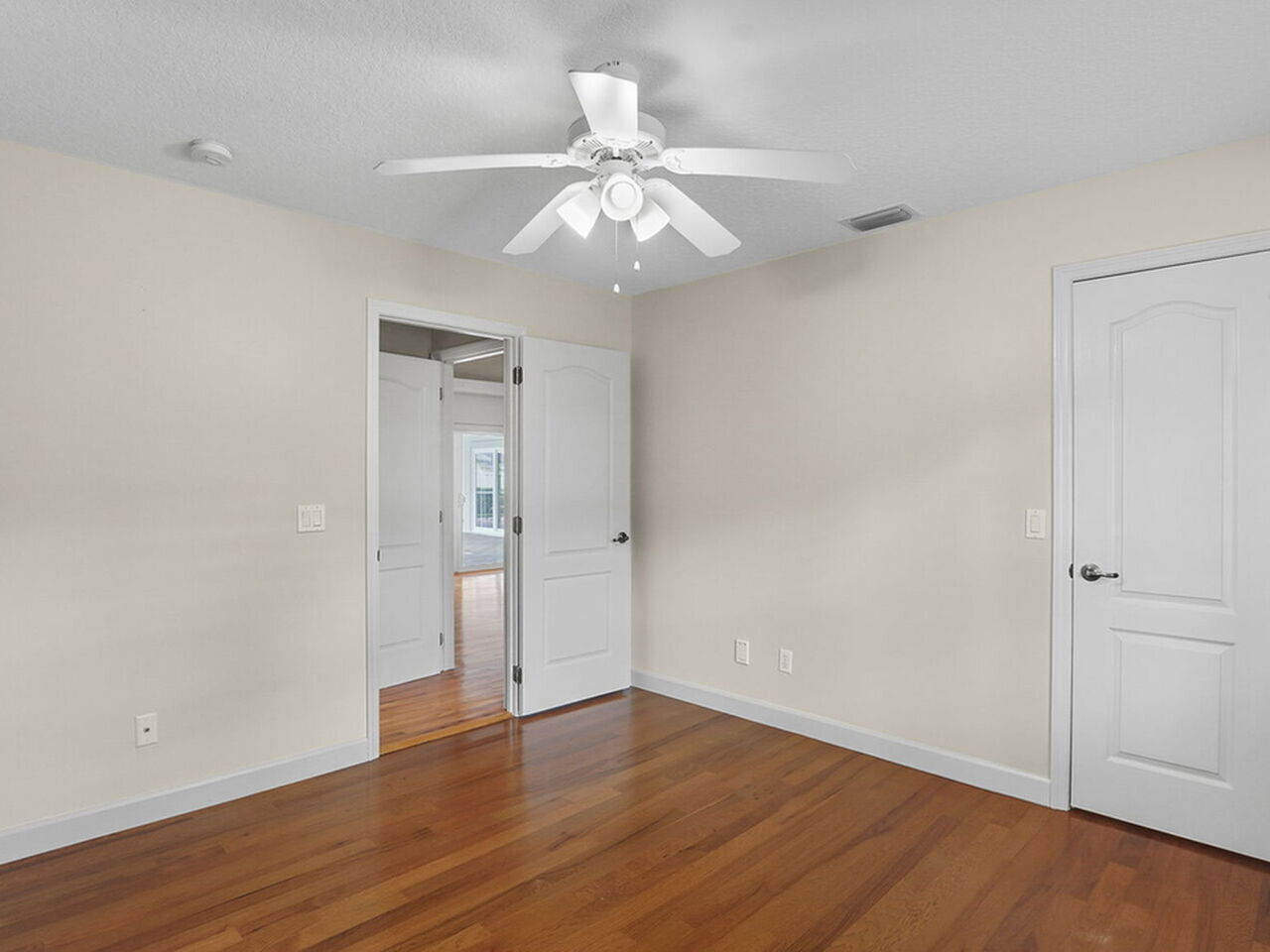 5077 Templeton Place