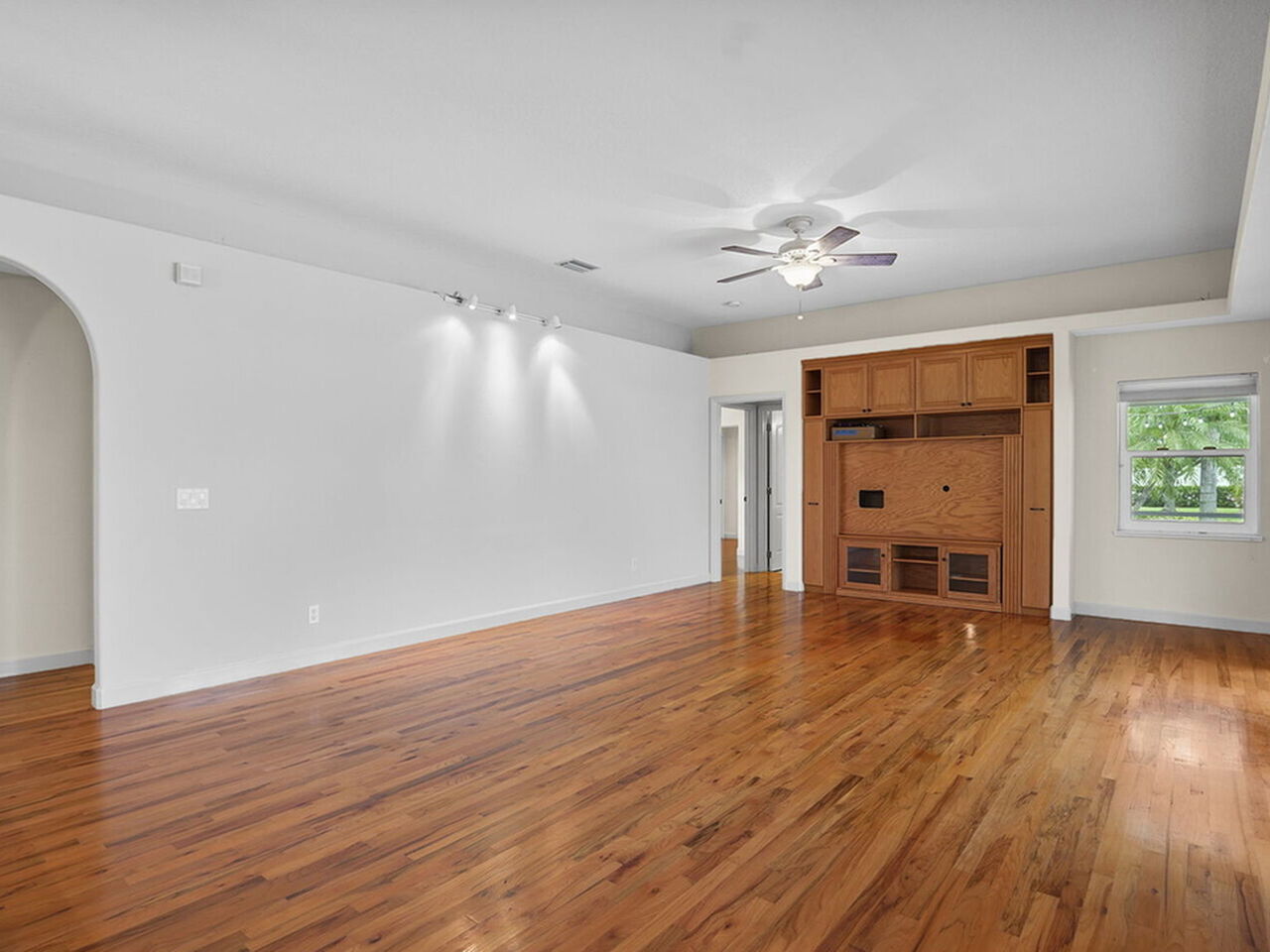 5077 Templeton Place