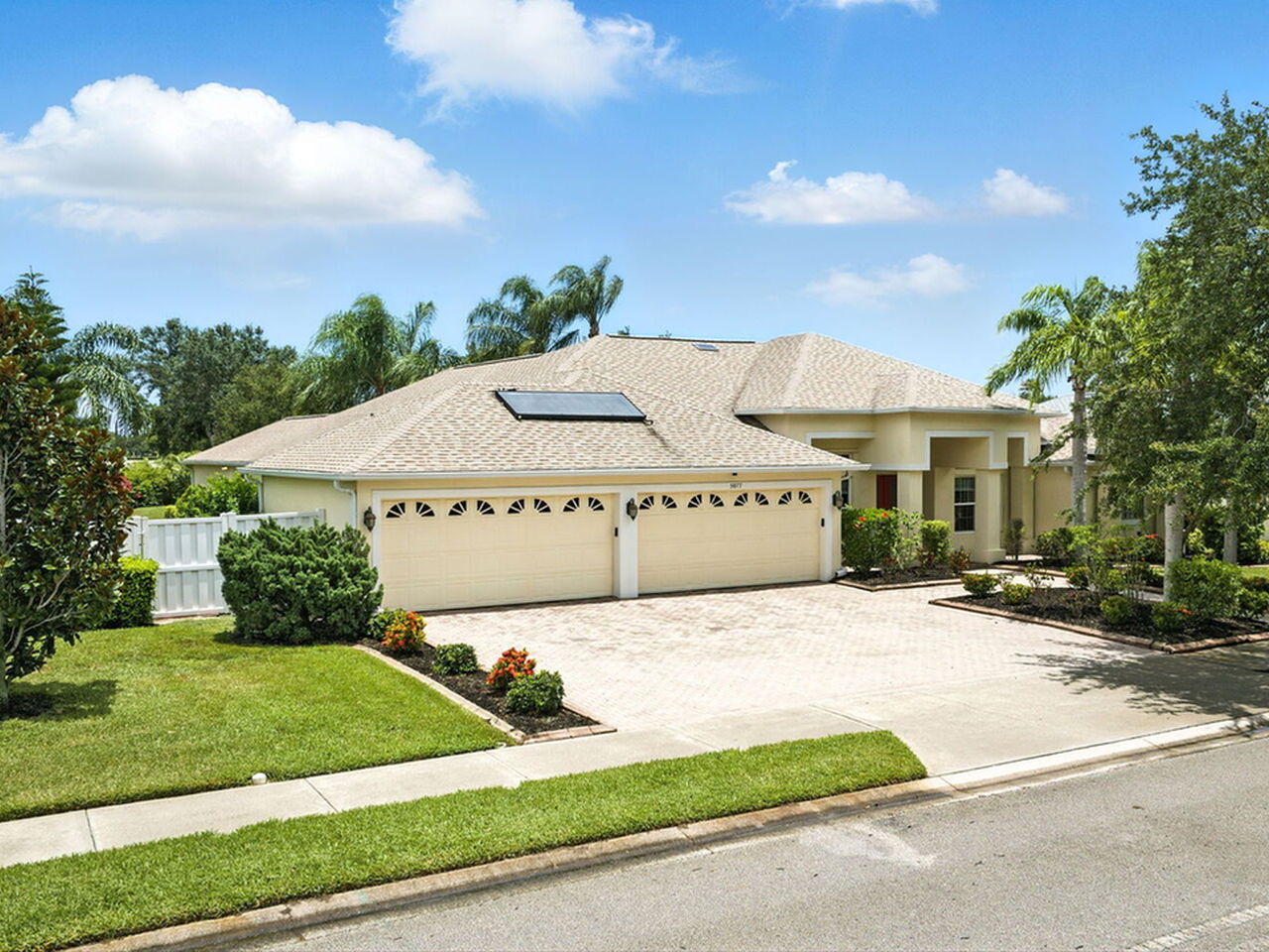 5077 Templeton Place