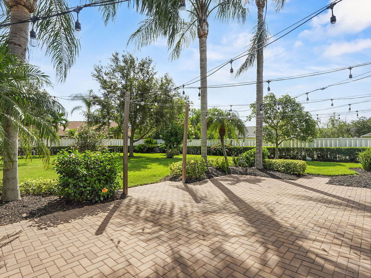 5077 Templeton Place