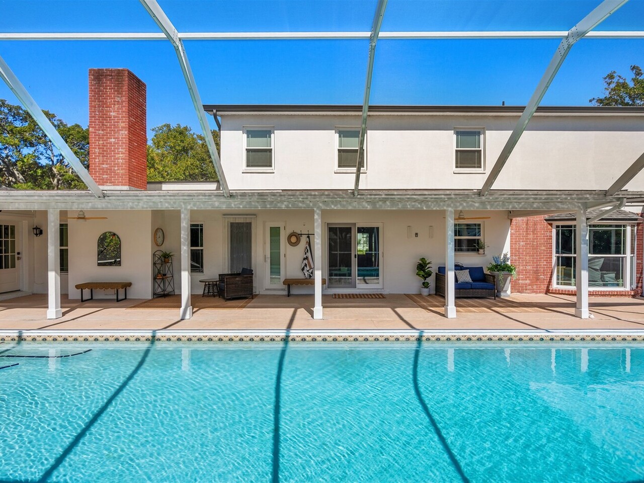 517 N River Oaks Drive