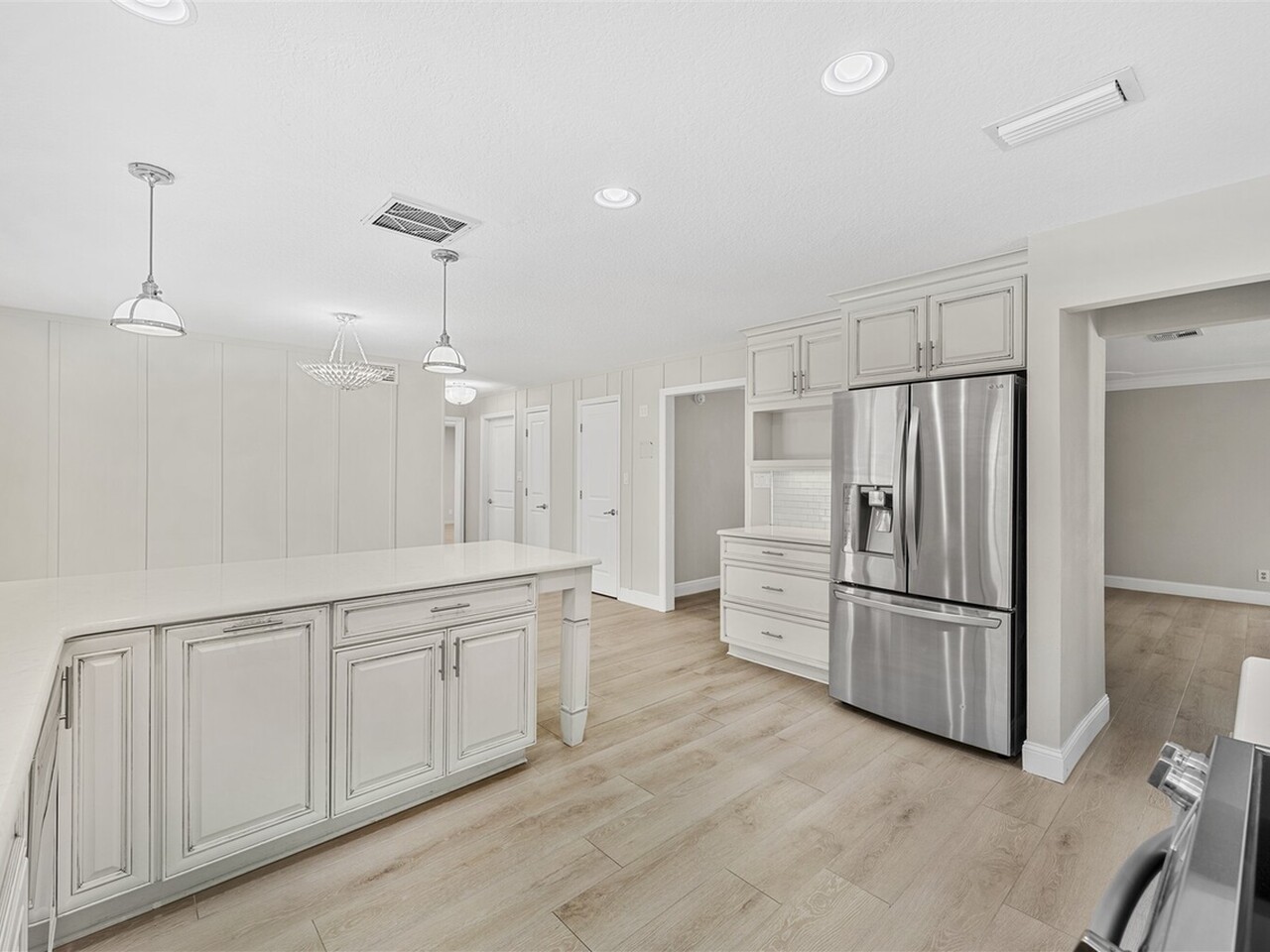 517 N River Oaks Drive