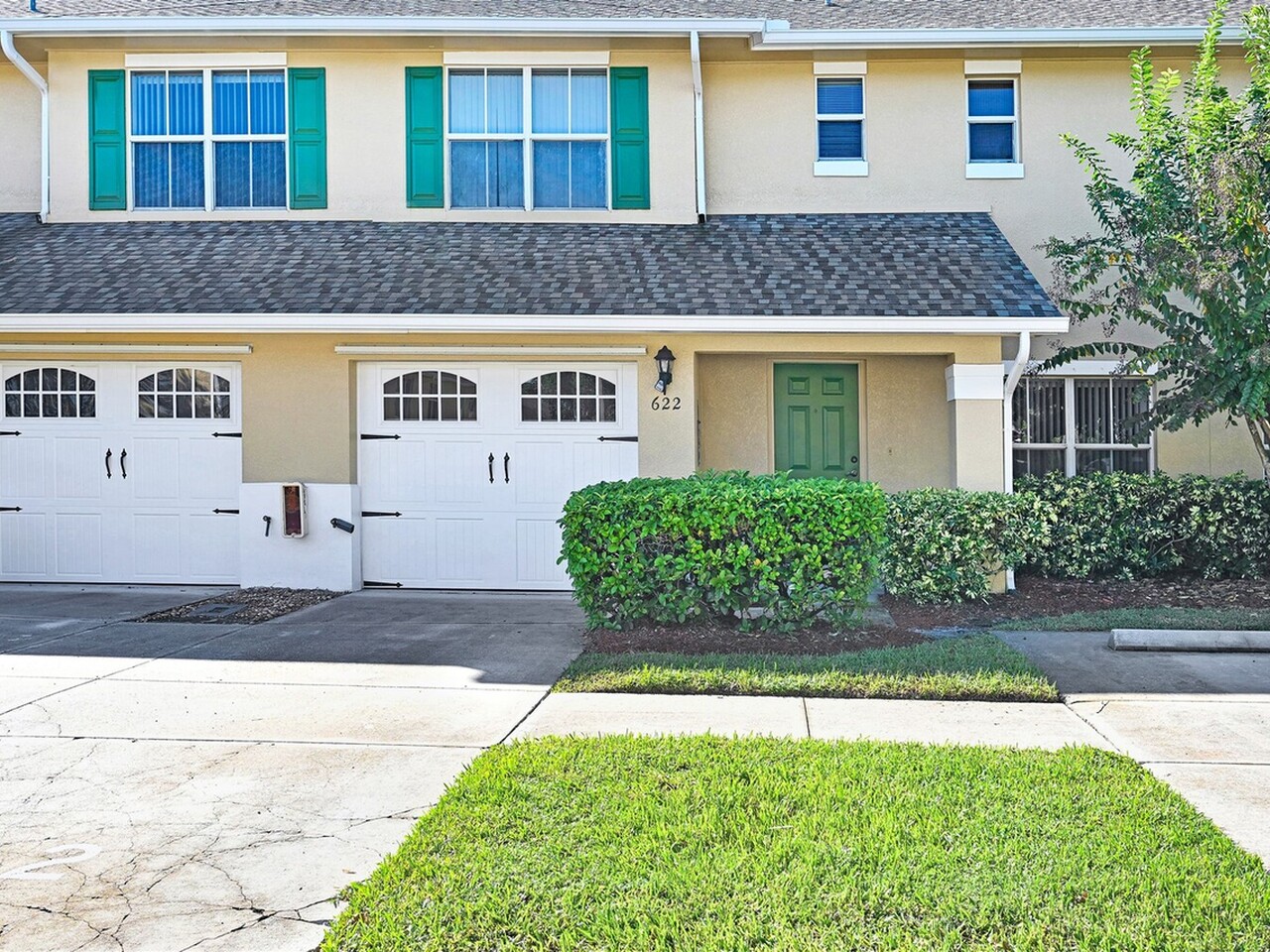 622 Cedar Side Circle NE