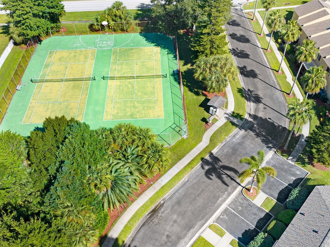 622 Cedar Side Circle NE