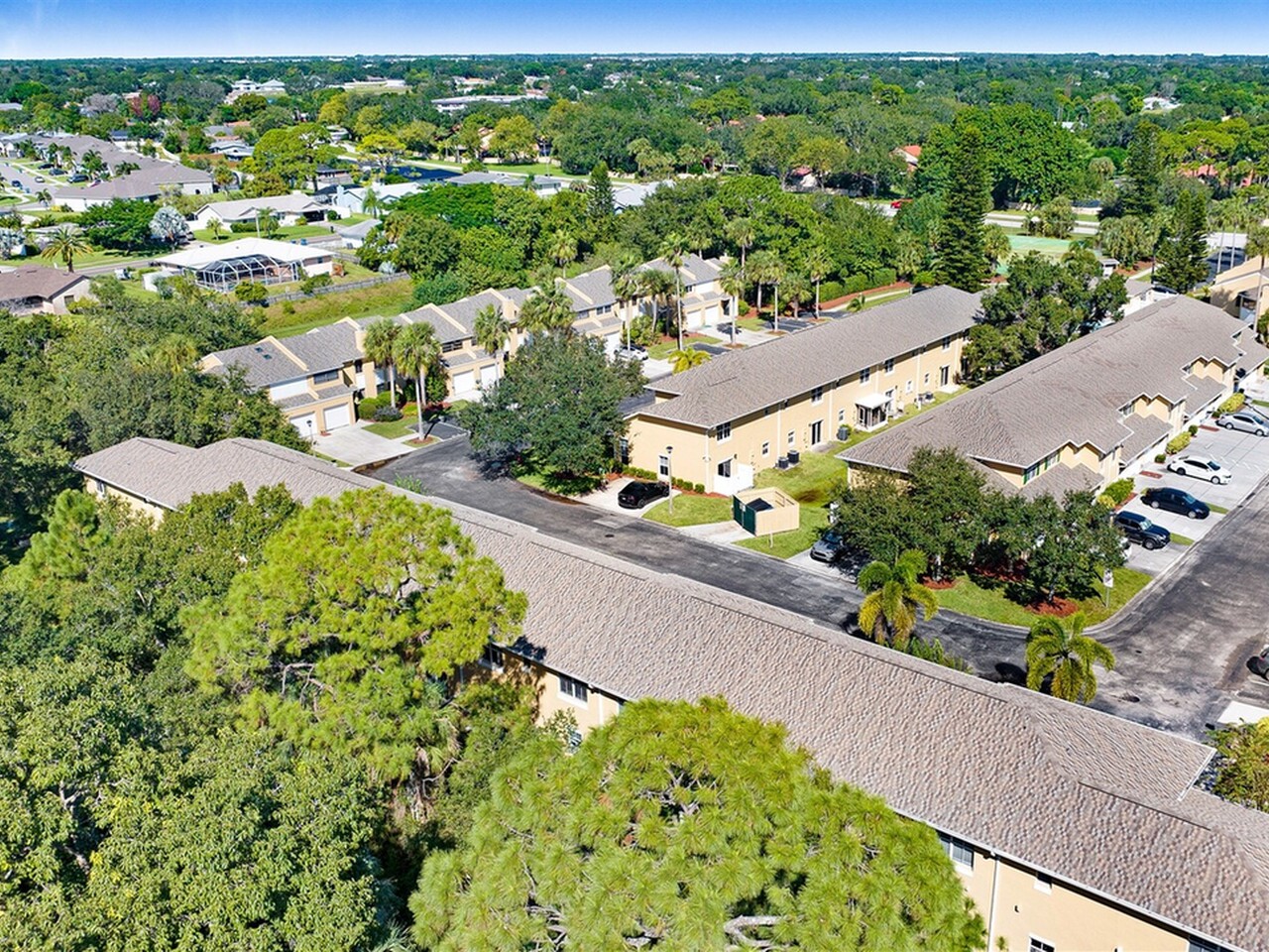 622 Cedar Side Circle NE