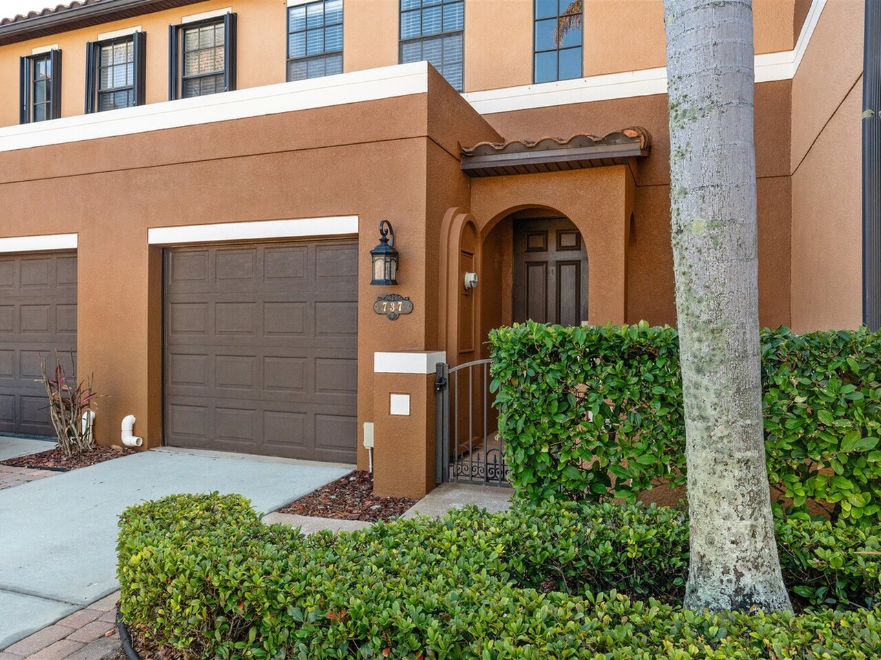 737 Ventura Drive