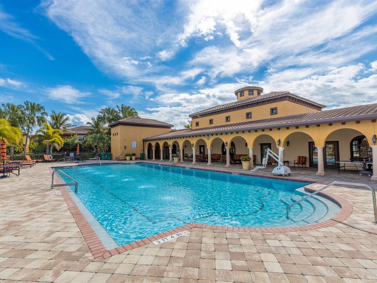737 Ventura Drive