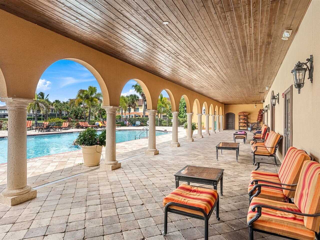737 Ventura Drive