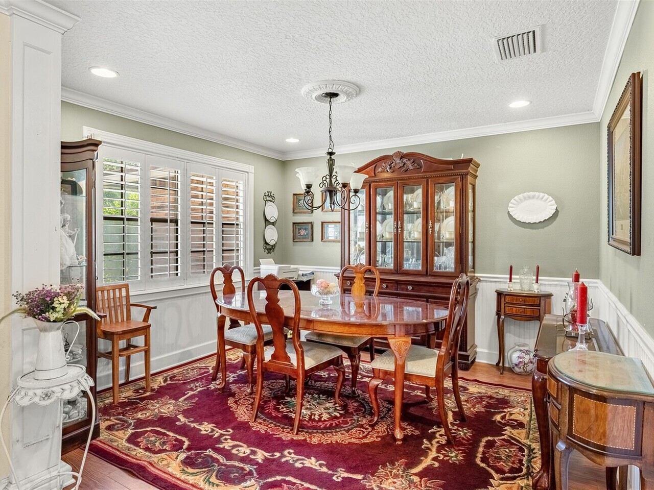 8000 Pine Needle Lane