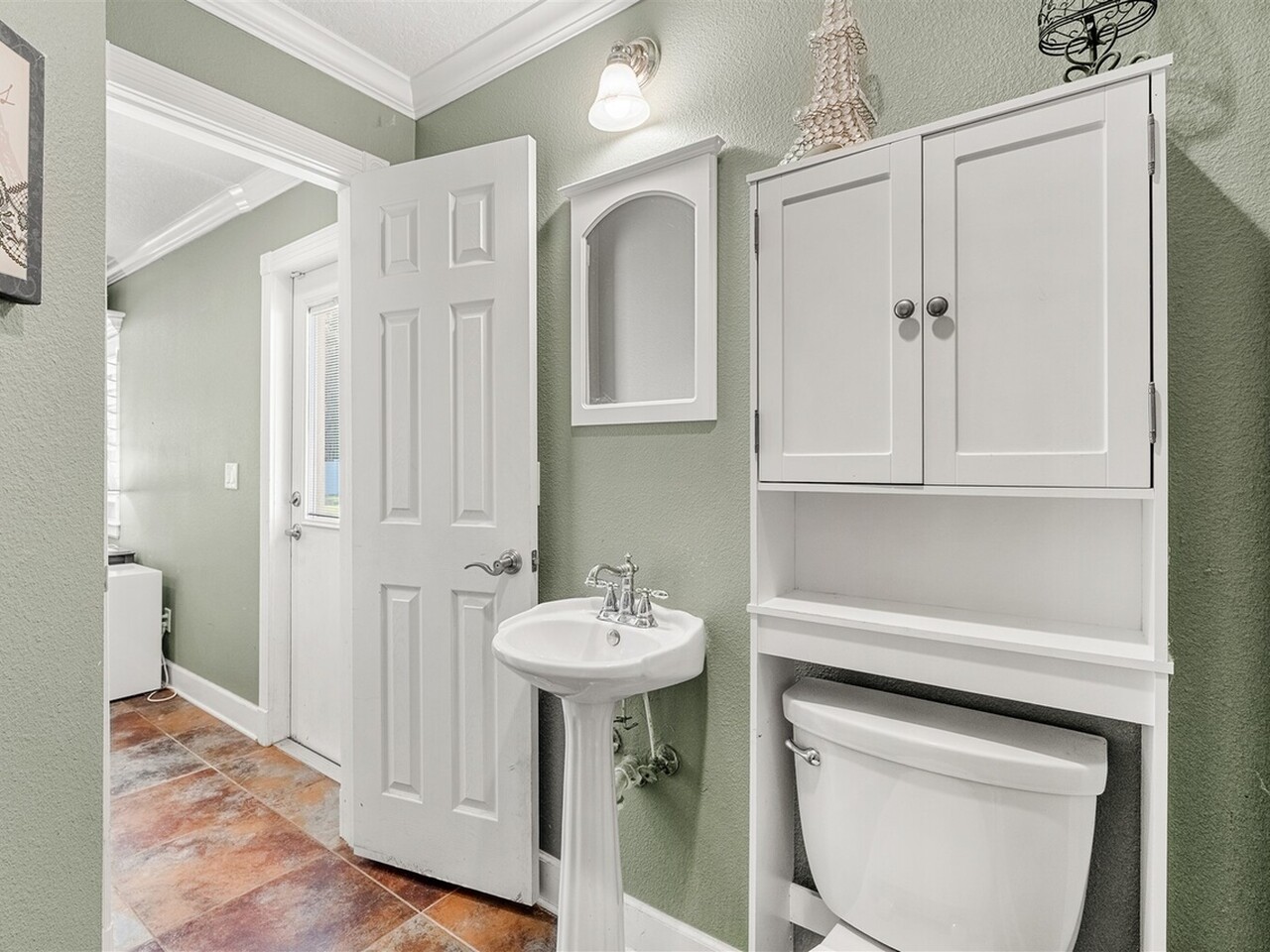 8000 Pine Needle Lane