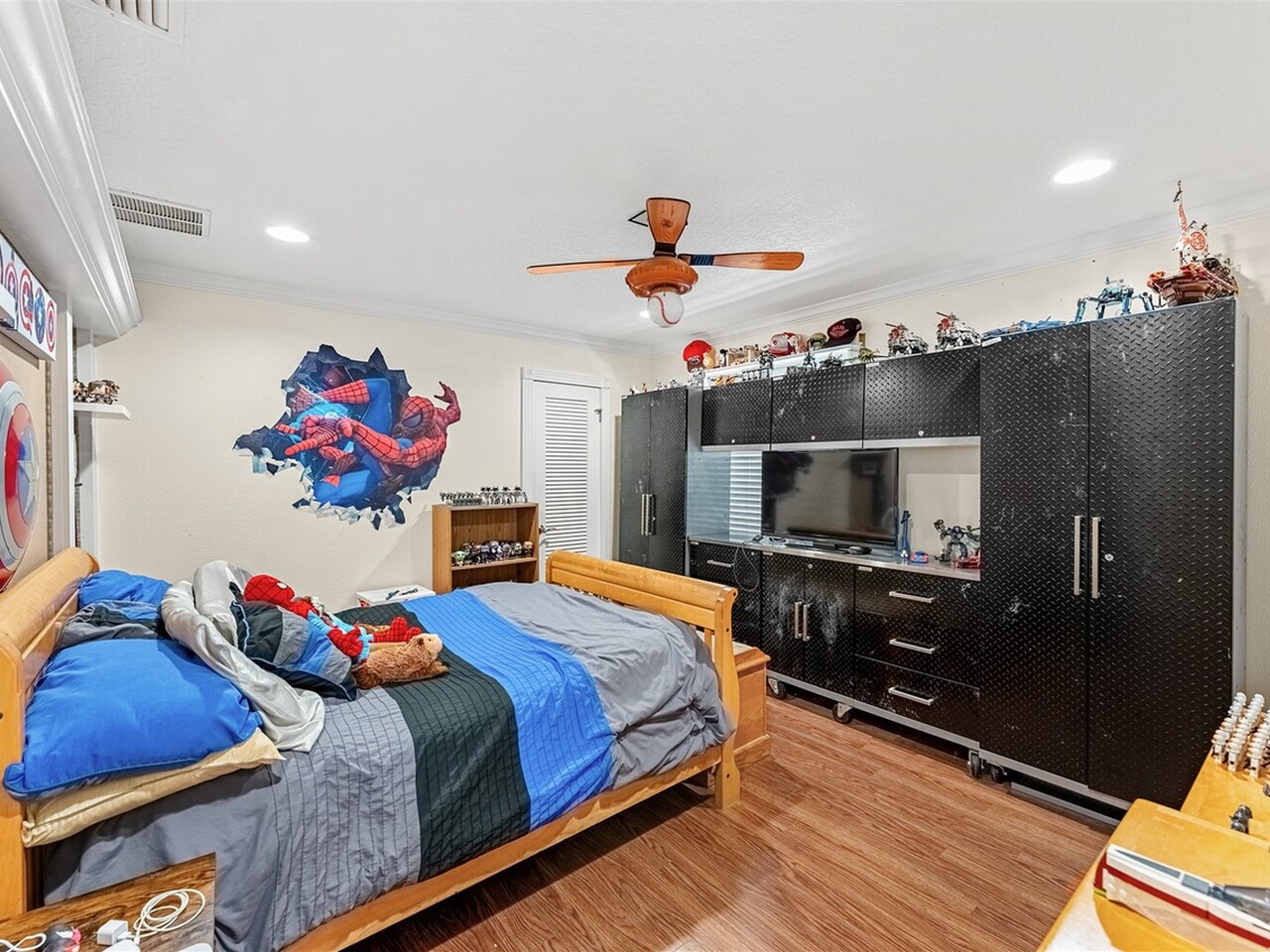 8000 Pine Needle Lane