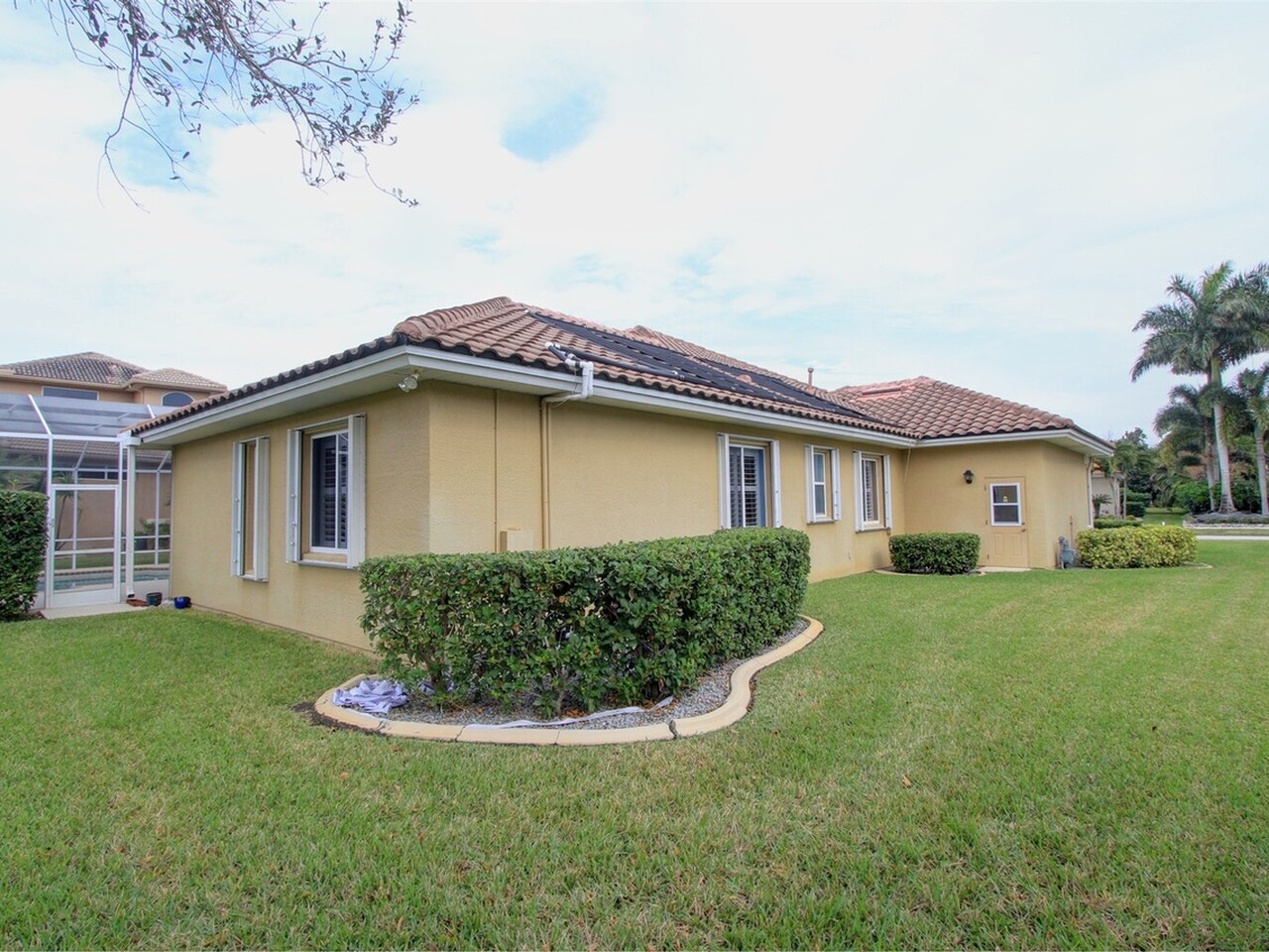 844 Chatsworth Dr. 