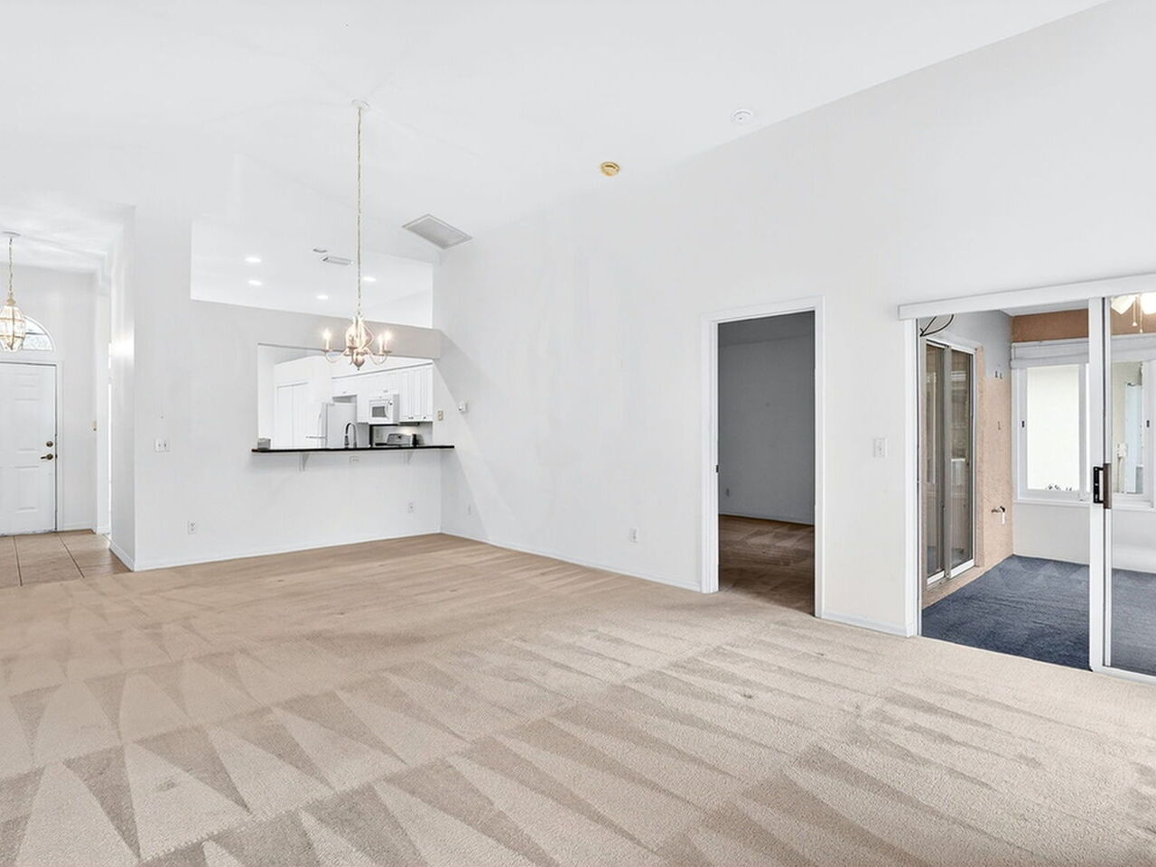 934 Pine Creek Circle NE