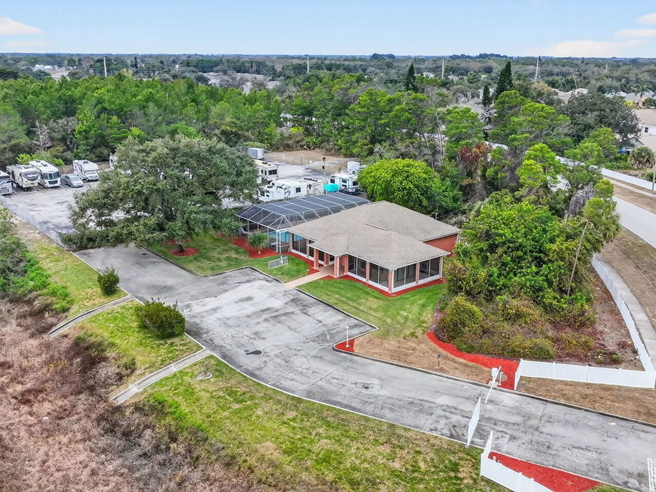 934 Pine Creek Circle NE